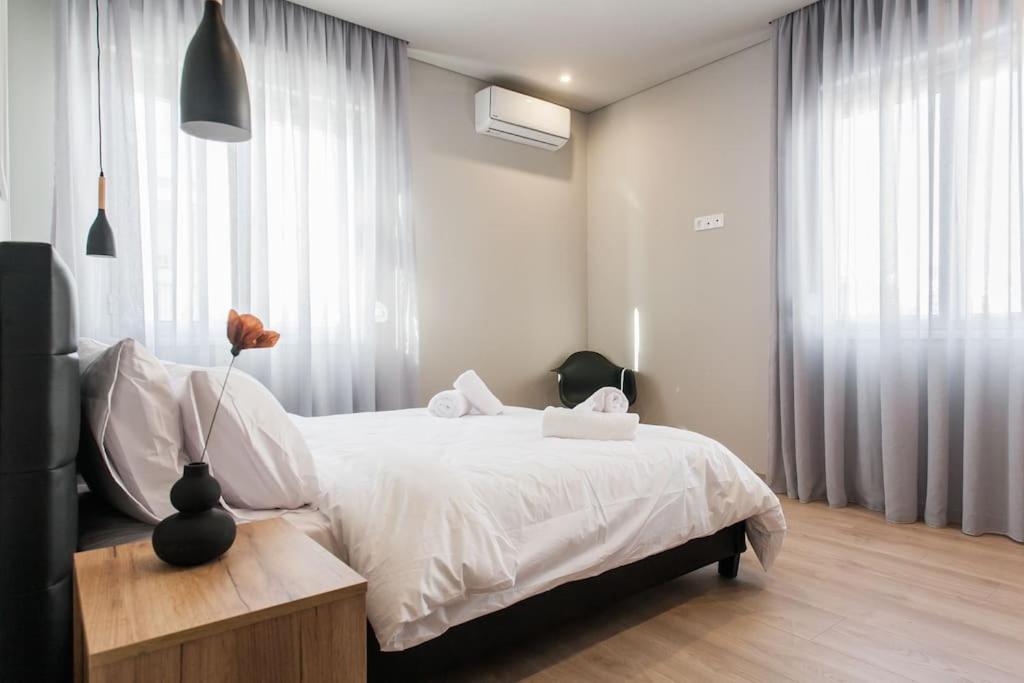 Piraeus Deluxe 2Bdr Apt - Near Metro And Port Dış mekan fotoğraf