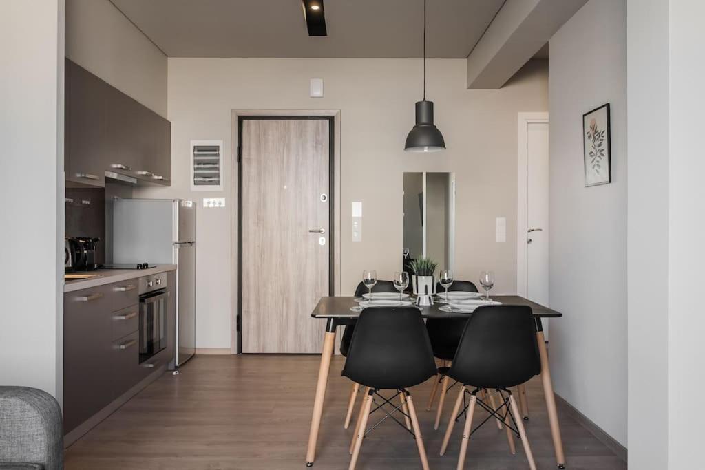 Piraeus Deluxe 2Bdr Apt - Near Metro And Port Dış mekan fotoğraf